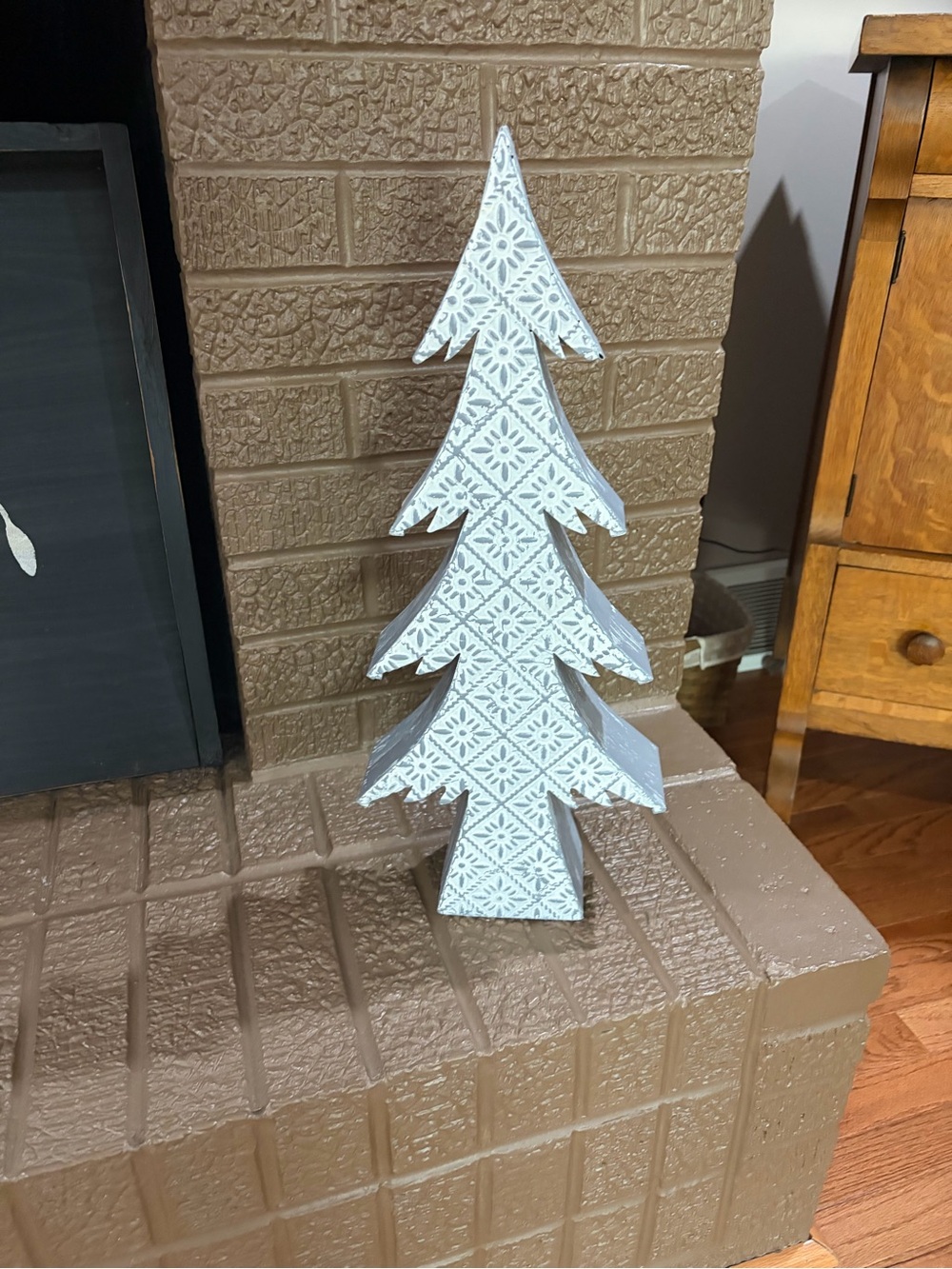 White Medium Decorative Metal Holiday Tree Accent*
